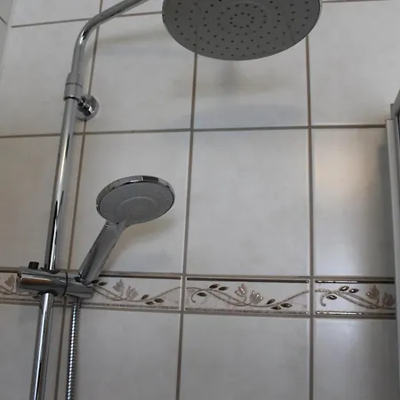 Toto's מלון